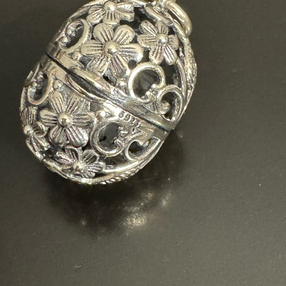 Sterling Silver Filigree Egg Locket - Picture 8 of 8